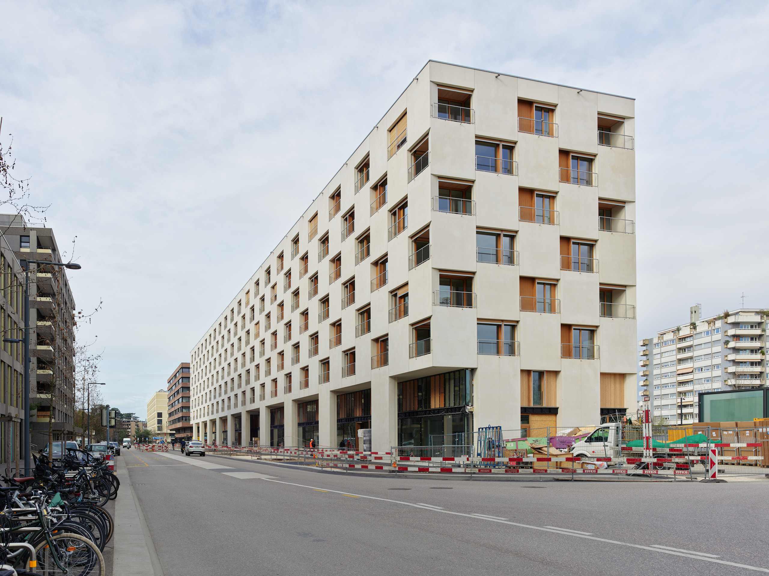 Coopératives aux Eaux-Vives